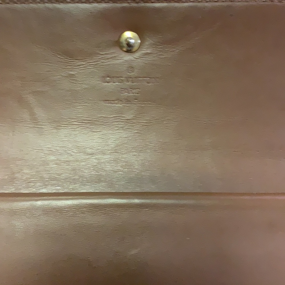 🔥 LOUIS VUITTON Vernice metallic‎ bronze/ gold patent Leather Sarah Wallet - Picture 8 of 11